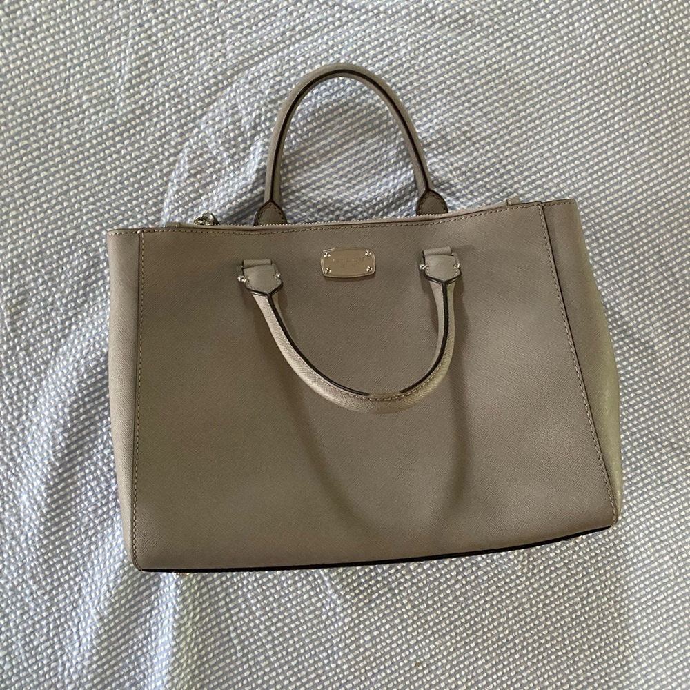 Elegant Gray Handbag